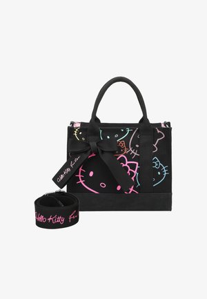 Borsa a spalla nera con volti colorati di Hello Kitty, materiale in tessuto, dettaglio con fiocco in stile collare e tracolla staccabile con il testo "Hello Kitty".