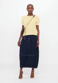 CLOSED CREW NECK SHORT SLEEVE - Print T-shirt - yellow