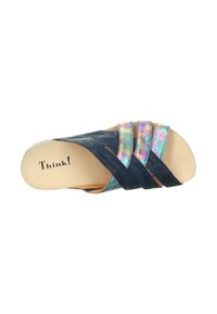 Blaue Leder-Slipper-Sandale mit geschwungenem Riemendesign, irideszenten Akzenten und einer natürlichen Leder-Innensohle. Markenlogo ist innen aufgedruckt.