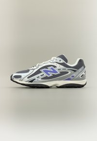 Неизбран, silver-coloured metallic/electric indigo