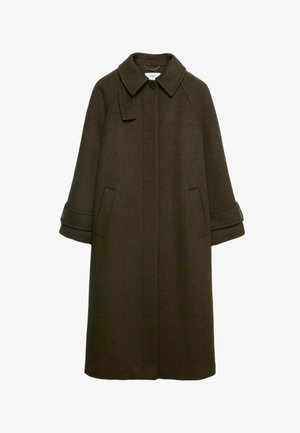 Abrigo de lana de color verde oscuro con cuello, mangas raglán y bolsillos laterales. Presenta un cierre de un solo botón y una silueta recta.