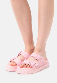 Buffalo EVE SOL - Mulas - baby pink