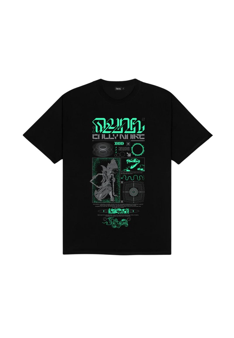 T-shirt nera a maniche corte con design grafici verdi, che includono testo e forme astratte, con texture variabili ed elementi visivi dettagliati.