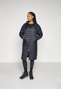 Patagonia RECYCLED SWEATER PARKA - Dūnu mētelis - black
