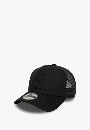 Schwarze Baseballkappe mit Netzrücken, die ein erhabenes Logo des Liverpool Football Club auf der Vorderseite zeigt und einen gebogenen Schirm hat. Verstellbare Passform.
