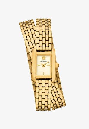 Goudkleurige horloge met een rechthoekige wijzerplaat, gekoppelde metalen band en een crèmekleurige wijzerplaat met zwarte markeringen en een logo bovenaan.