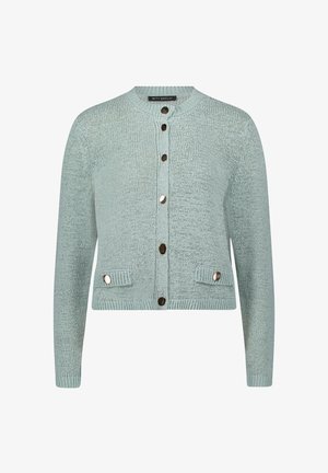 Hellblauer Strickcardigan mit langen Ärmeln, rundem Ausschnitt, sechs vorderen Knöpfen und zwei vorderen Taschen mit Knopf.