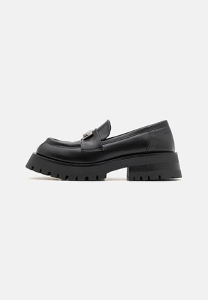 CHIARA FERRAGNI Loafers - black