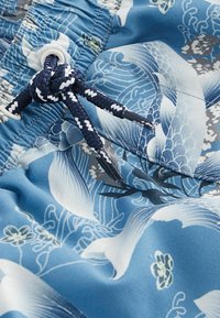 Next PRINTED REGULAR FIT - Uimashortsit - navy blue koi carp