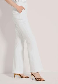 MADELEINE Stoffhose - white