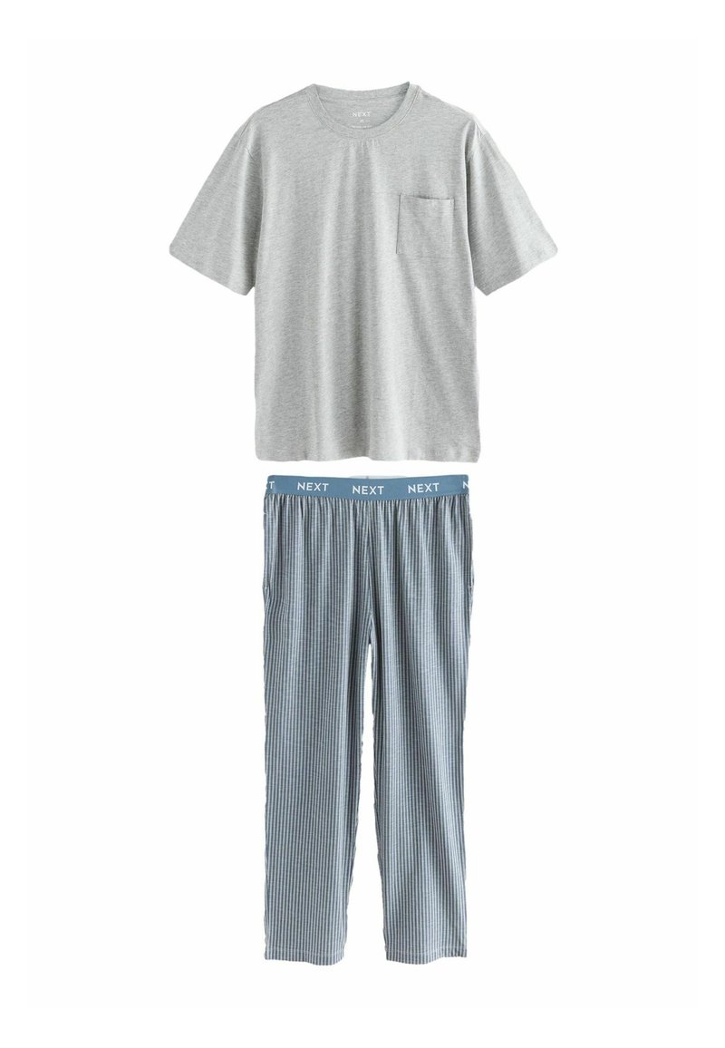 Tricou scurt din bumbac gri, cu manșete scurte și un buzunar pe piept, asortat cu pantaloni de pijama în dungi albastre și albe, cu talie elastică și bandă cu logo.