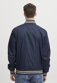 Thumbnail Image 3