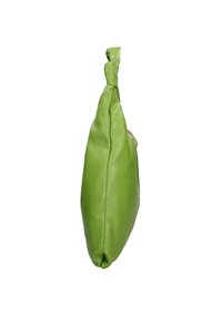 Sac en cuir vert avec une poignée nouée ; texture lisse et forme arrondie ; présente une couleur de doublure contrastante.