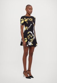 Versace Jeans Couture Obleka iz džersija - black/gold