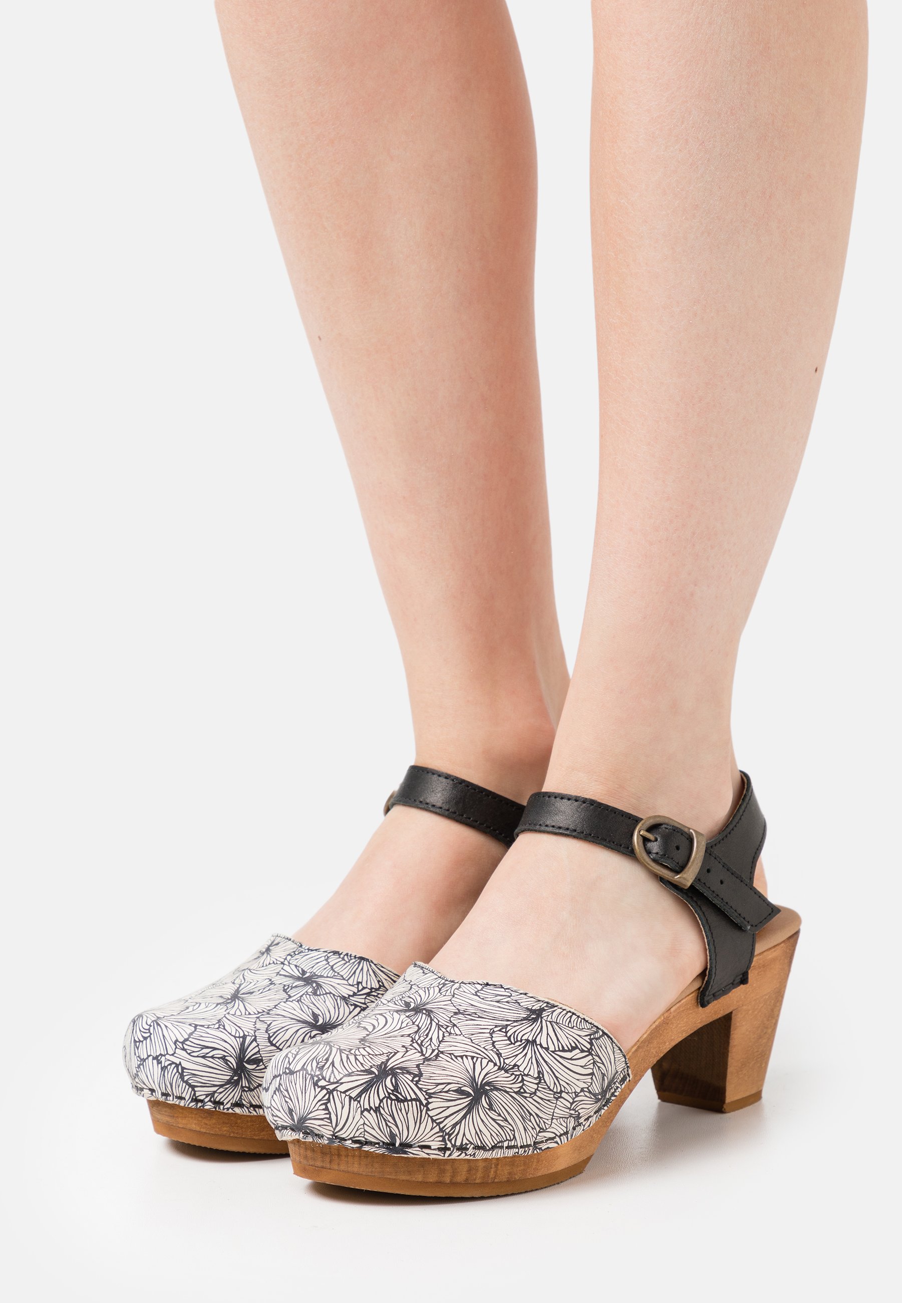 Sanita TIRNALA SQUARE - Zoccoli - black/nero - Zalando.it