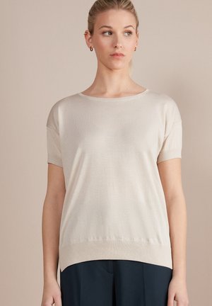 - T-shirt basic