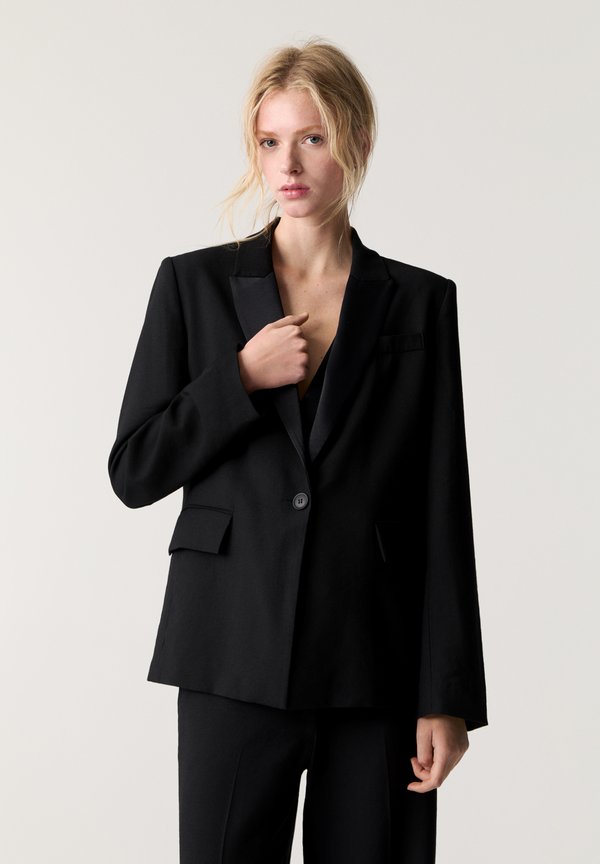 WITH LAPELS - Blazer