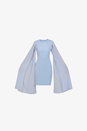 Abito mini aderente azzurro chiaro con maniche lunghe, fluide e a mantella e scollatura rotonda.