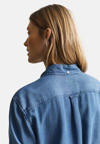 GANT Chemisier - light indigo