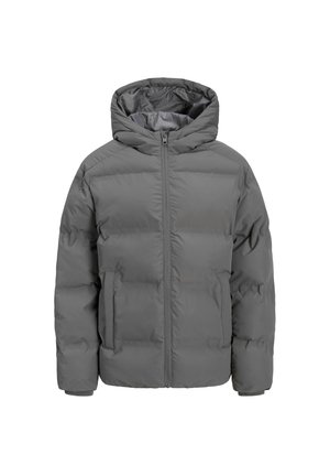 Grijze pufferjack met capuchon, ritssluiting aan de voorkant en zijzakken, gepresenteerd op een witte achtergrond.