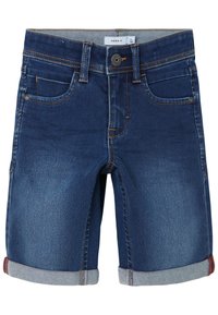 Τζιν σόρτς σε σκούρο μπλε χρώμα με αναδιπλωμένο μανίκι, διαθέτοντας σχέδιο πέντε τσεπών, ταιριαστά ραφές και κλείσιμο με κουμπί μπροστά.