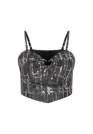 Černý krátký top na ramínka s tenkými ramínky, zdobený stříbrnými flitry v geometrickém mřížkovém vzoru a malým kulatým výstřihem vpředu.