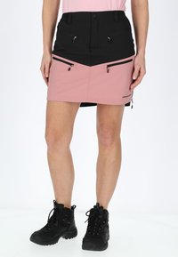 Unselected, black dusty rose
