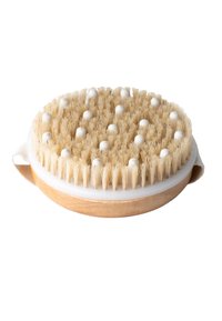 Runde Körperbürste aus natürlichen Borsten mit Holzfuß, weichen weißen Borsten und strukturierten Noppungen. Inklusive Stoffschnur für eine einfache Handhabung.