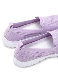 LASCANA Trainers - flieder