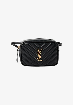 Sac banane en cuir noir YSL avec surpiqûres chevron et logo doré à l'avant, bandoulière fine ajustable et fermeture éclair.