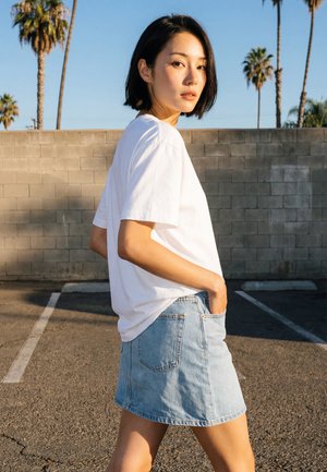 Urban Classics, BOYFRIEND TEE - Lihtne T-särk - white