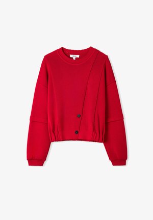 Pull court rouge avec texture côtelée, encolure ronde, manches longues, ourlet élastique et deux boutons noirs à l'avant.