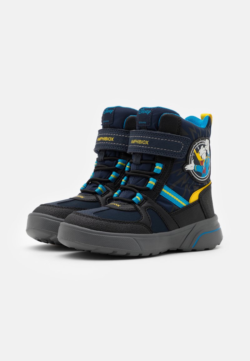 abrigo Injusto Casa Geox DISNEY SVEGGEN BOY ABX - Botas para la nieve - navy/yellow/azul marino - Zalando.es abrigo Injusto Casa Geox DISNEY SVEGGEN BOY ABX - Botas para la nieve - navy/yellow/azul marino - Zalando.es