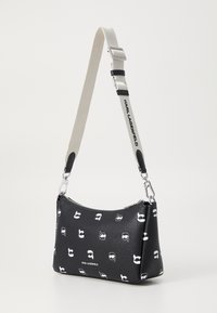 KARL LAGERFELD IKON PEBBLE  - Taška cez plece - black