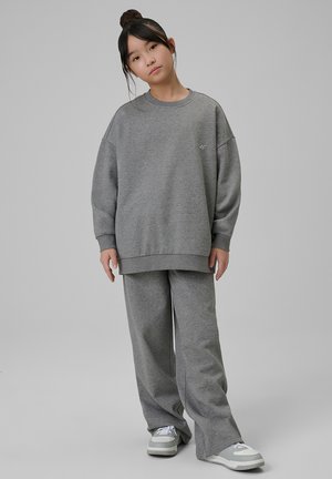 4F, - Bluza