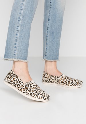 Slip-ons - natural