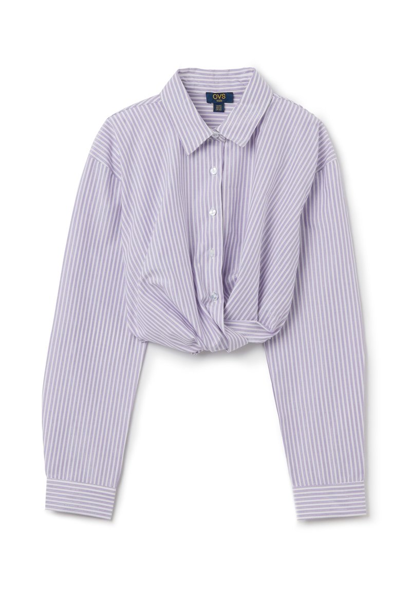 Camicia button-up di un delicato colore viola chiaro con strisce verticali bianche. Presenta un design con nodo nella parte anteriore e maniche lunghe con polsini.