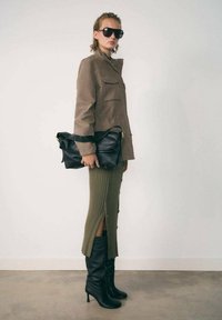 Mango Chaqueta fina - brown