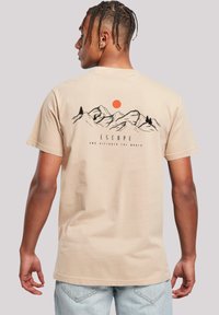 DISCOVER THE WORLD - T-shirt print - sand