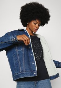 Esprit BOXY  - Camisola de manga comprida - black