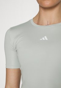 adidas Performance TECHFIT - Camiseta básica - silver/white