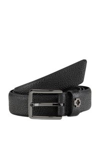 Schwarzer Leder-Gürtel mit strukturiertem Finish, ausgestattet mit einer silbernenmetallischen Schnalle und Akzentbeschlägen. Der Gürtel ist aufgerollt und teilweise überlappend.