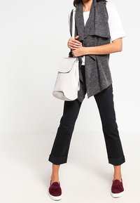 VILA Kofta - mottled dark grey