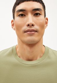 ARMEDANGELS JAAMES - T-Shirt basic - light matcha
