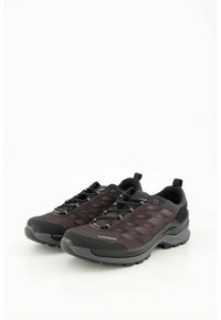 Schwarze Wanderschuhe mit einem Obermaterial aus Mesh, strukturiertem Muster und langlebiger Gummisohle. Verfügt über Schnürsenkel und Zuglaschen für einfaches An- und Ausziehen.