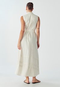 WILLA JUSTICE  - Robe chemise - natural