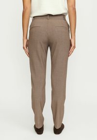 Soft Rebels SRVilja mid waist - Chino kalhoty - coffee quartz