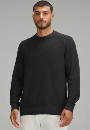 TEXTURED KNIT CREWNECK SWEATER - Svetrík - heathered black