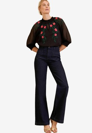 Love & Roses Pluus - black