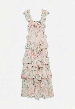 Rochie maxi fără mâneci, cu volum, cu model floral roz, bretele cu volane, fundă la nivelul pieptului și volane stratificate pe fustă și pe corset.